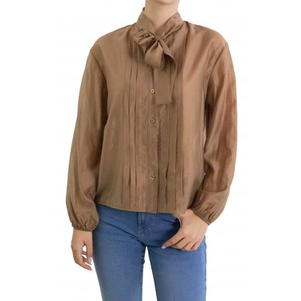 Camicia con con laccio e pieghe frontali